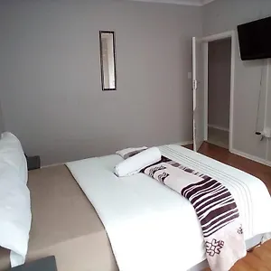  Guest house Galaxy Boston Bellville